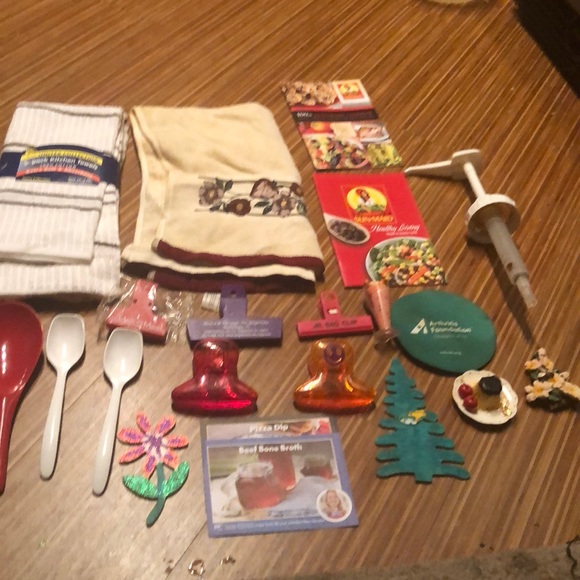 23 kitchen items - Picture 1 of 15